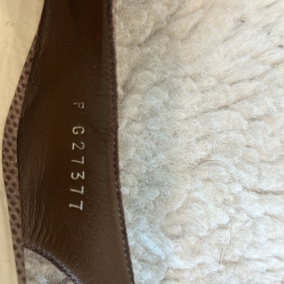 ⭐️⭐️Forever Classic CHANEL
2011 Interlocking CC Logo Slingback Pumps
Siz… - Picture 10 of 17